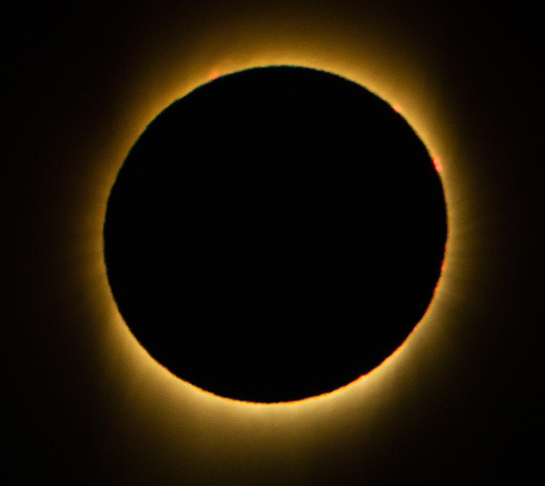Marcelo Ledesma Full eclipse